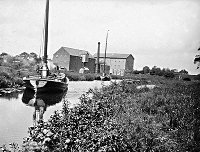 Briggate Mill and bridge 1928