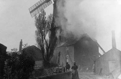 Mill on fire 4th May 1913
