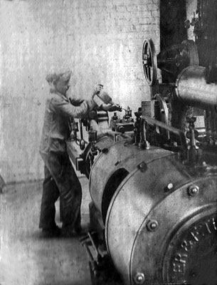 Steam mill engine c.1915