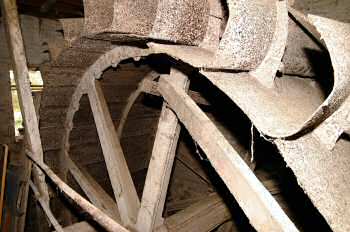 Detail of the wheel buckets